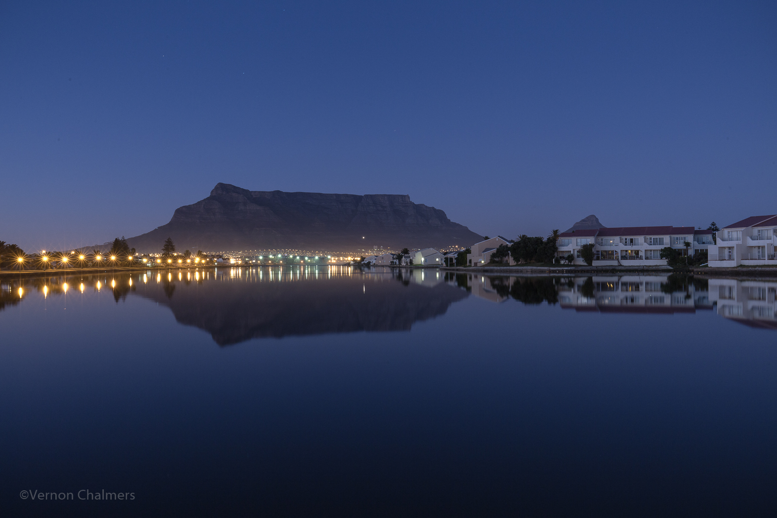 Photographing Table Mountain from Woodbridge Island: Exact Viewpoints, Tide Timing and Settings