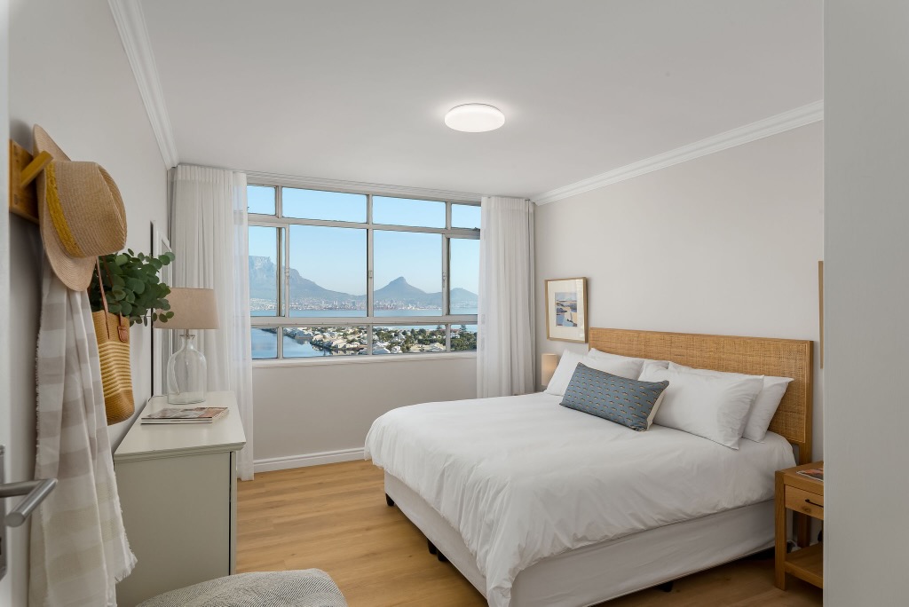 Postcard Views of Table Mountain. Generator for elevator. - Milnerton, Cape Town - Photo 5