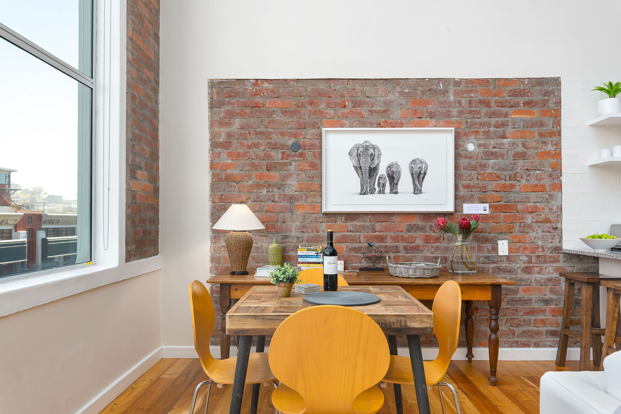 Stylish Industrial Loft with No Load-Shedding! - Cape Town - Photo 4