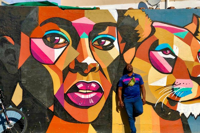 Self‑Guided Woodstock Street Art Walk: Murals, Coffee and Safety