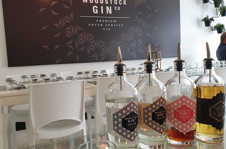 A Gin Tasting Trail in Woodstock: Top Distilleries, Tours and How to Get Around