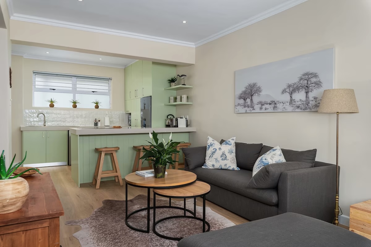 Walk to the V&A Waterfront from a Charming Apartment. - Cape Town - Photo 1