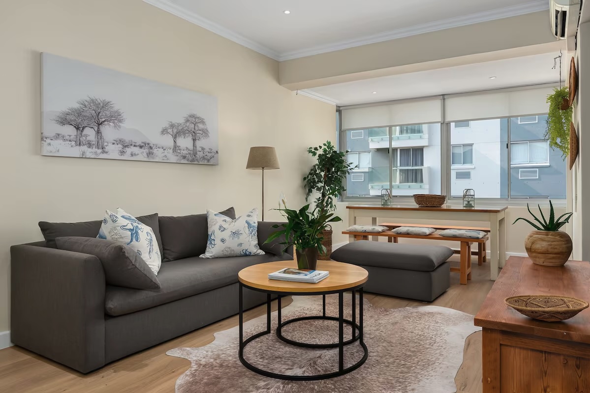 Walk to the V&A Waterfront from a Charming Apartment. - Cape Town - Photo 2