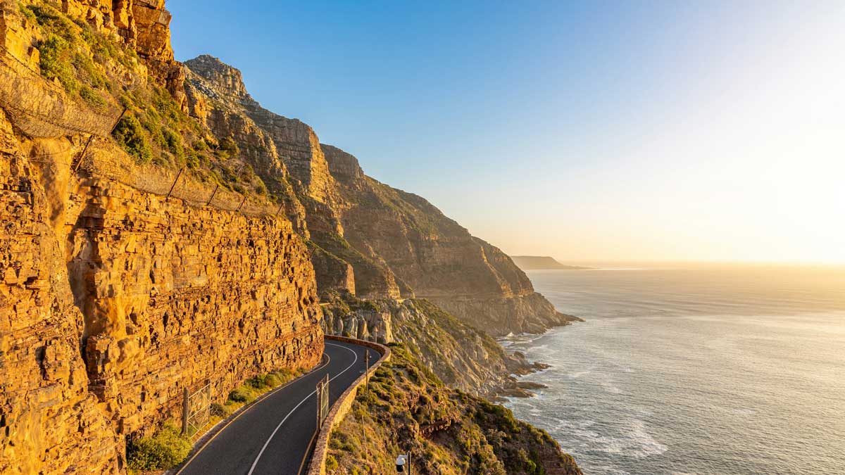 Chapman’s Peak Drive at sunset: best pull-offs, toll info and picnic tips