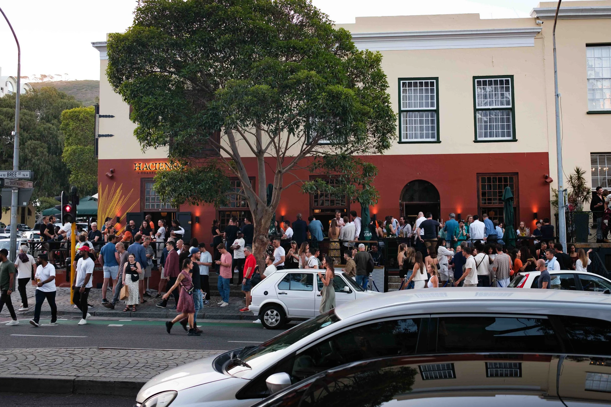 First Thursdays in Cape Town: Gallery Map, Late‑Night Eats and Safety Tips