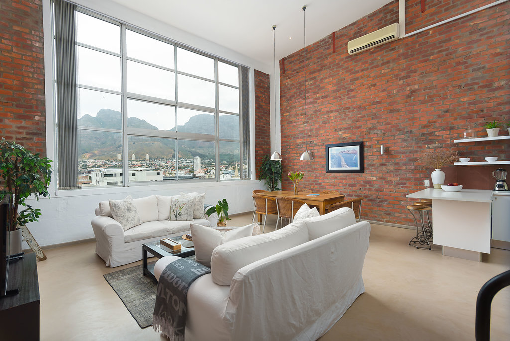 Amazing Loft with Stunning Table Mountain View - 45 Bloem Street